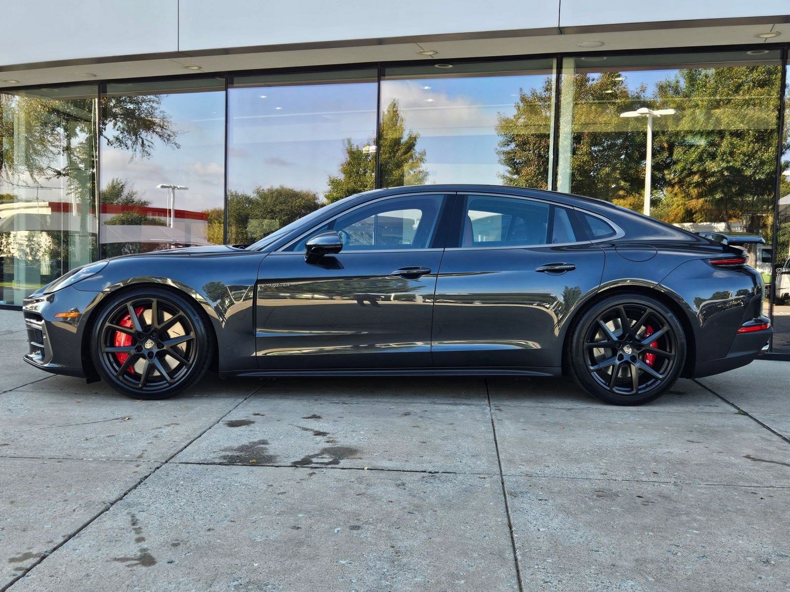 2026 Porsche Panamera Turbo E-Hybrid photo 2