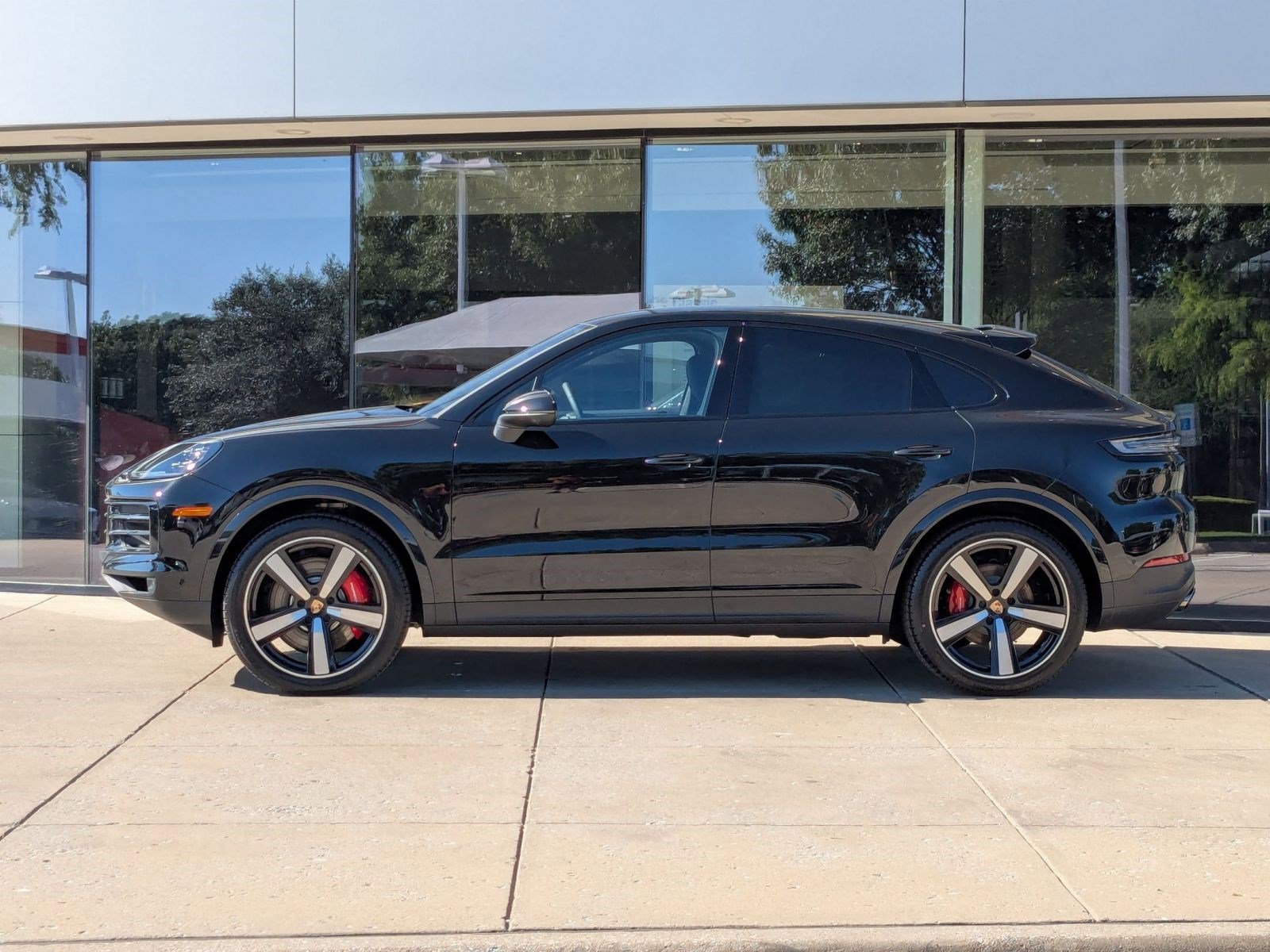 2025 Porsche Cayenne Coupe S photo 2