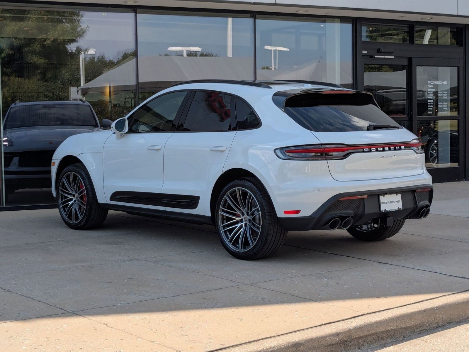 2026 Porsche Macan S photo 3