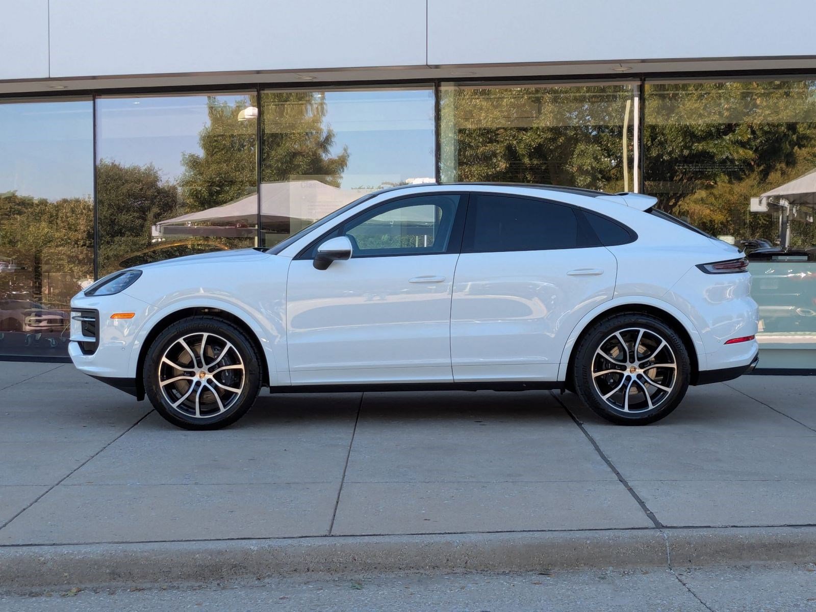 2026 Porsche Cayenne Coupe photo 2
