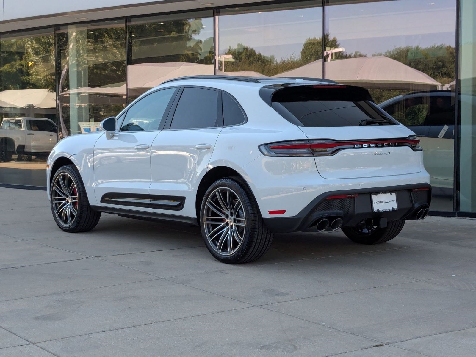 2026 Porsche Macan S photo 2