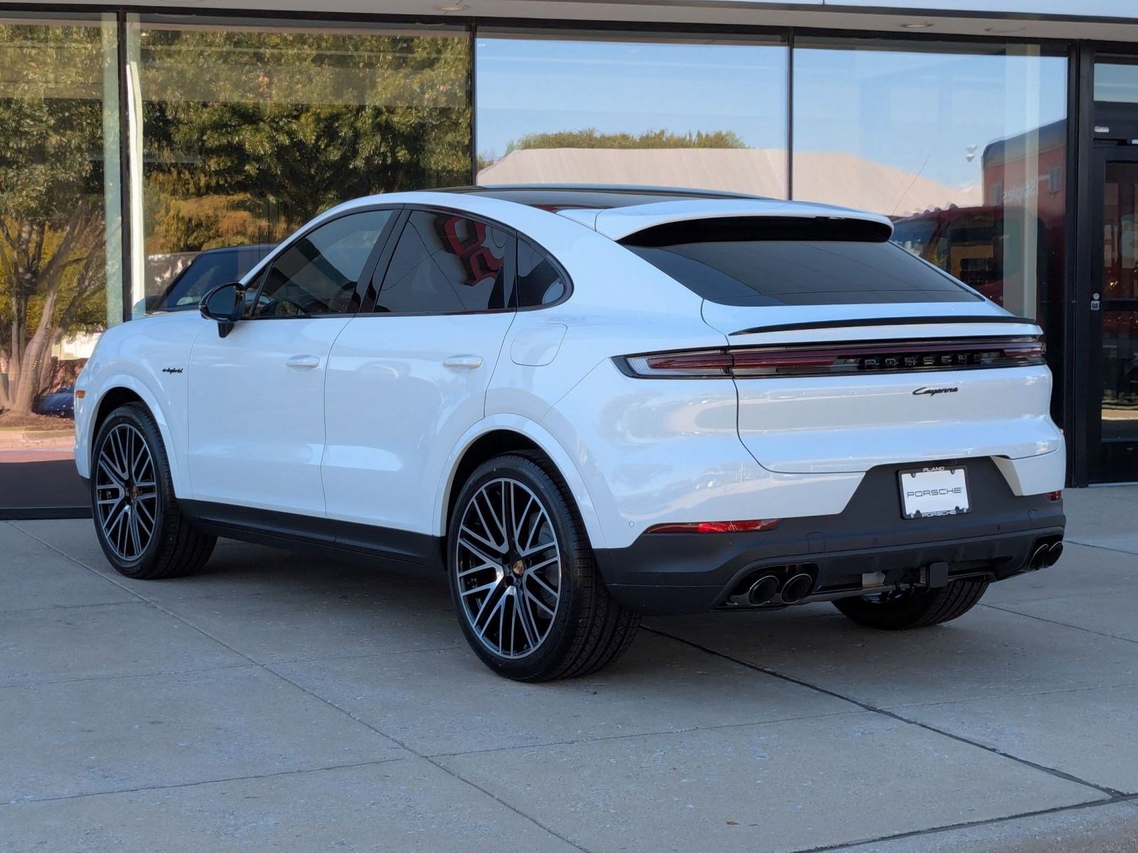 2026 Porsche Cayenne E-Hybrid Coupe photo 3