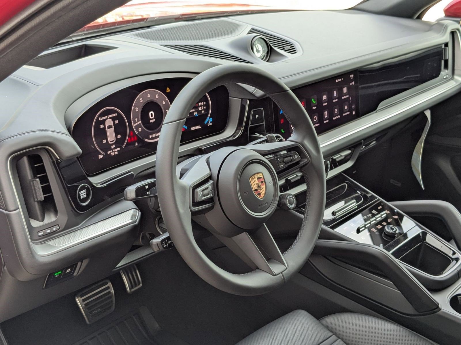2025 Porsche Cayenne S photo 3