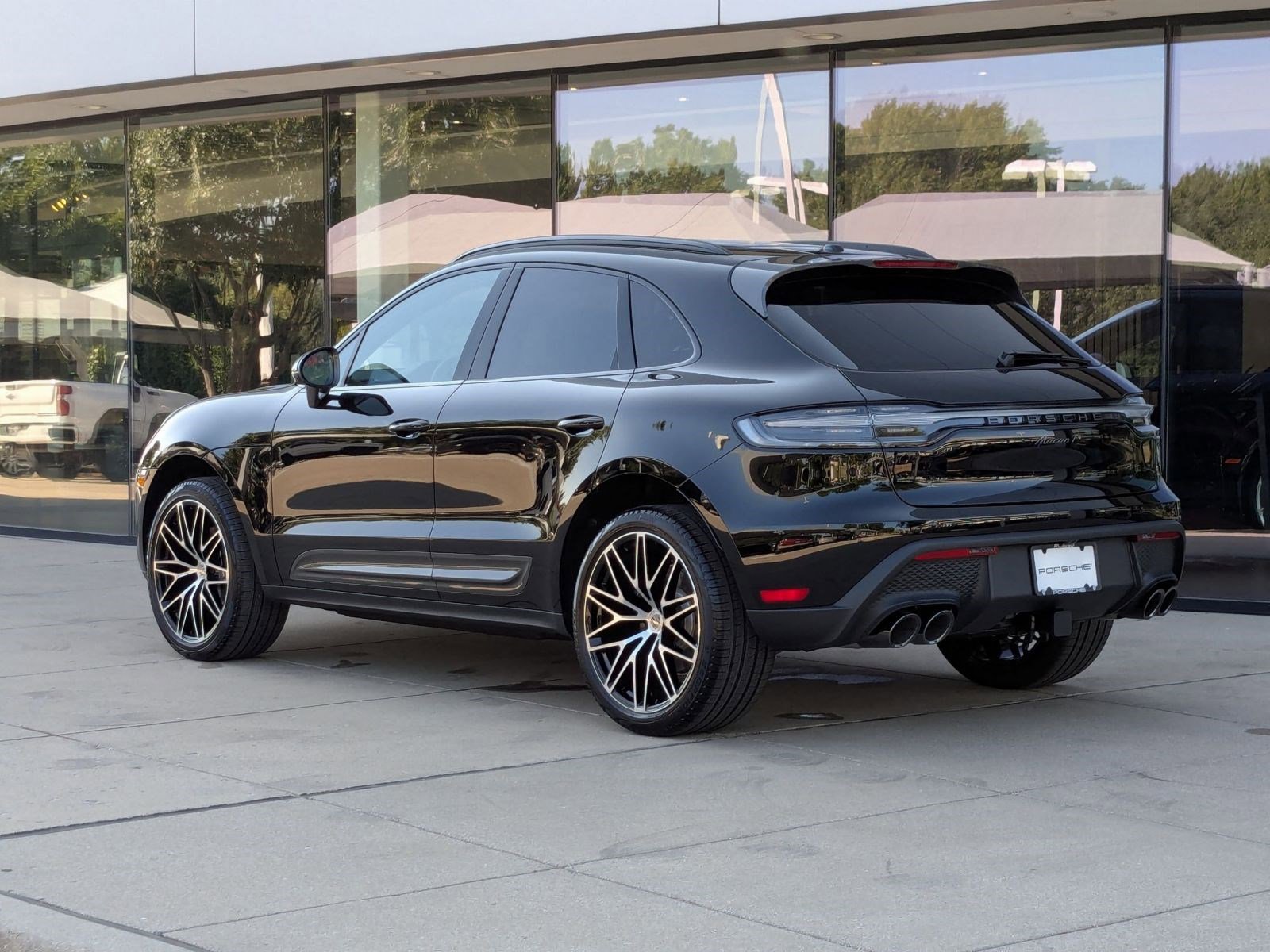 2026 Porsche Macan T photo 3