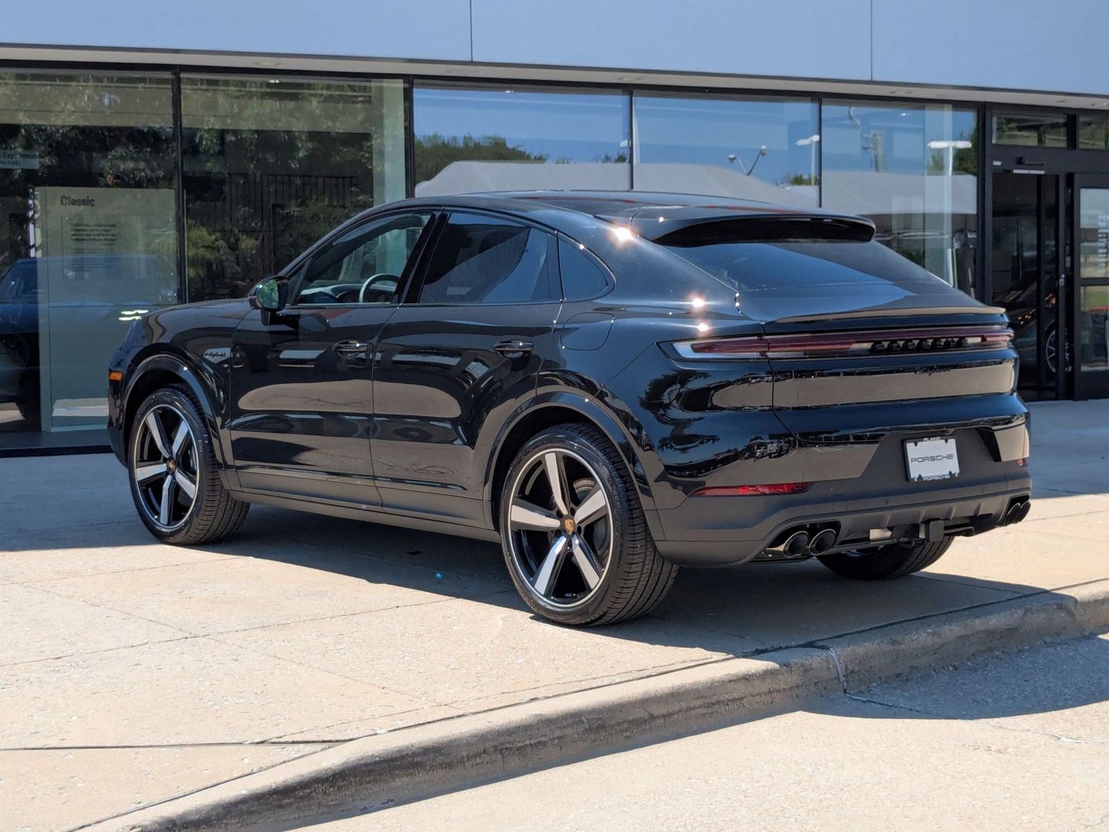 2026 Porsche Cayenne E-Hybrid Coupe photo 3