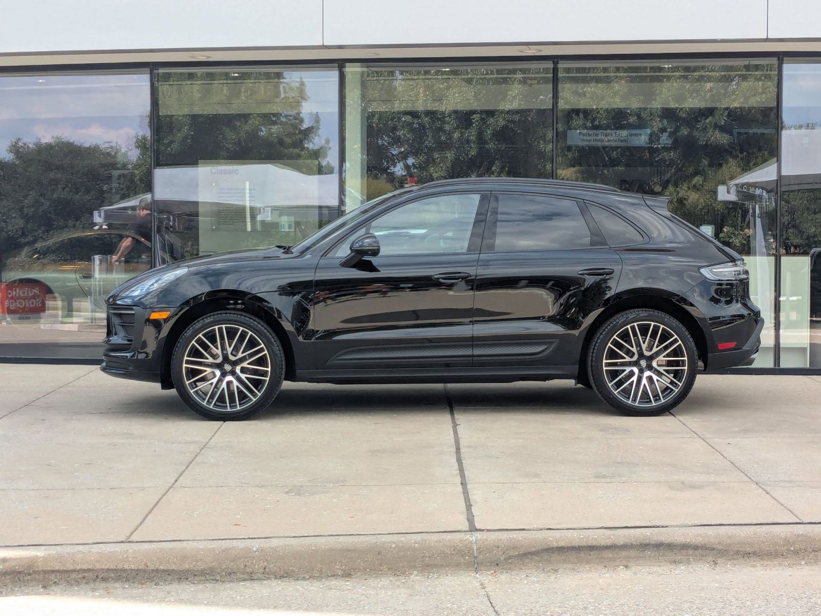 2026 Porsche Macan T photo 2