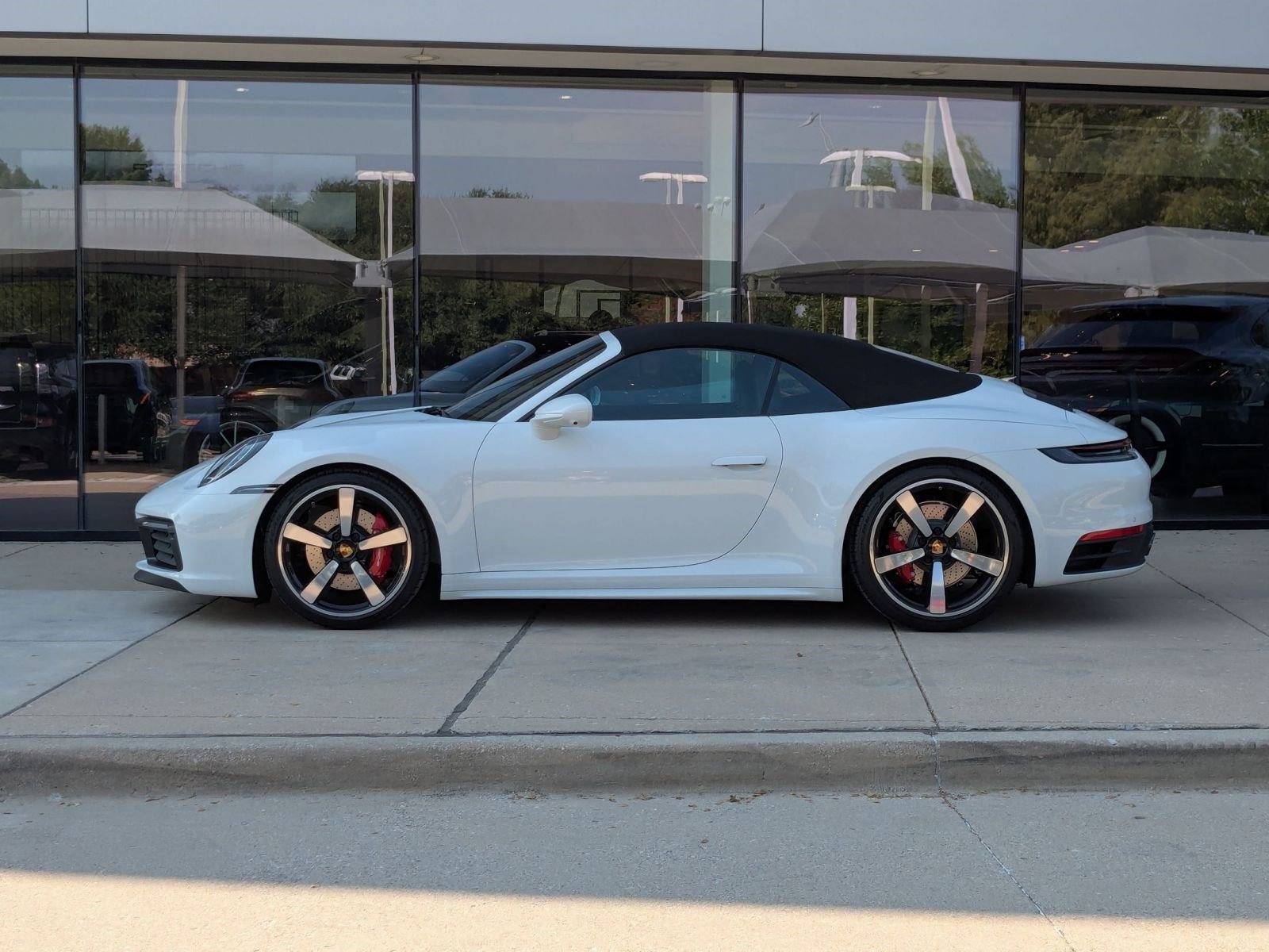 2024 Porsche 911 S Cabriolet photo 2