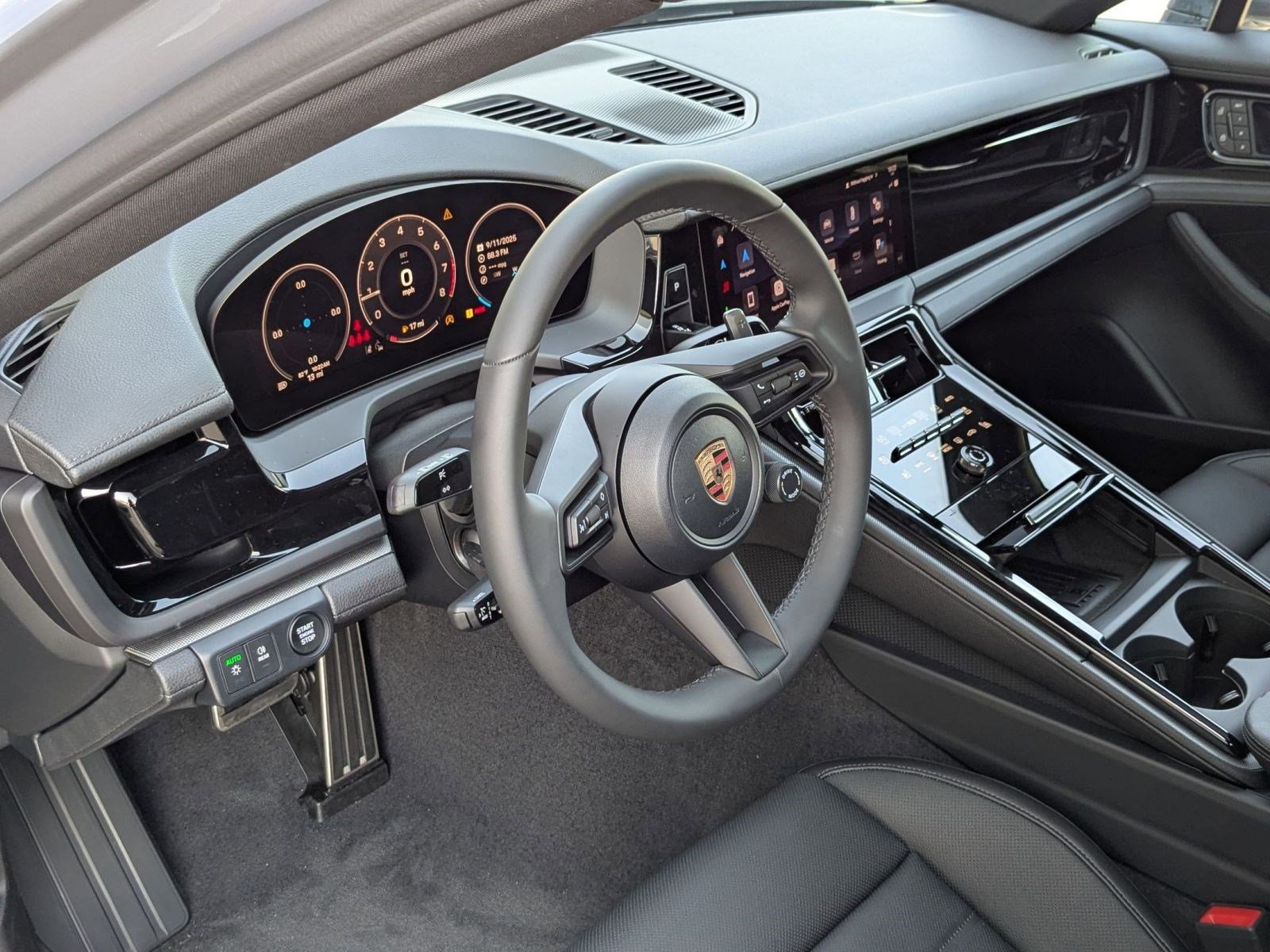 2026 Porsche Panamera 4 photo 4