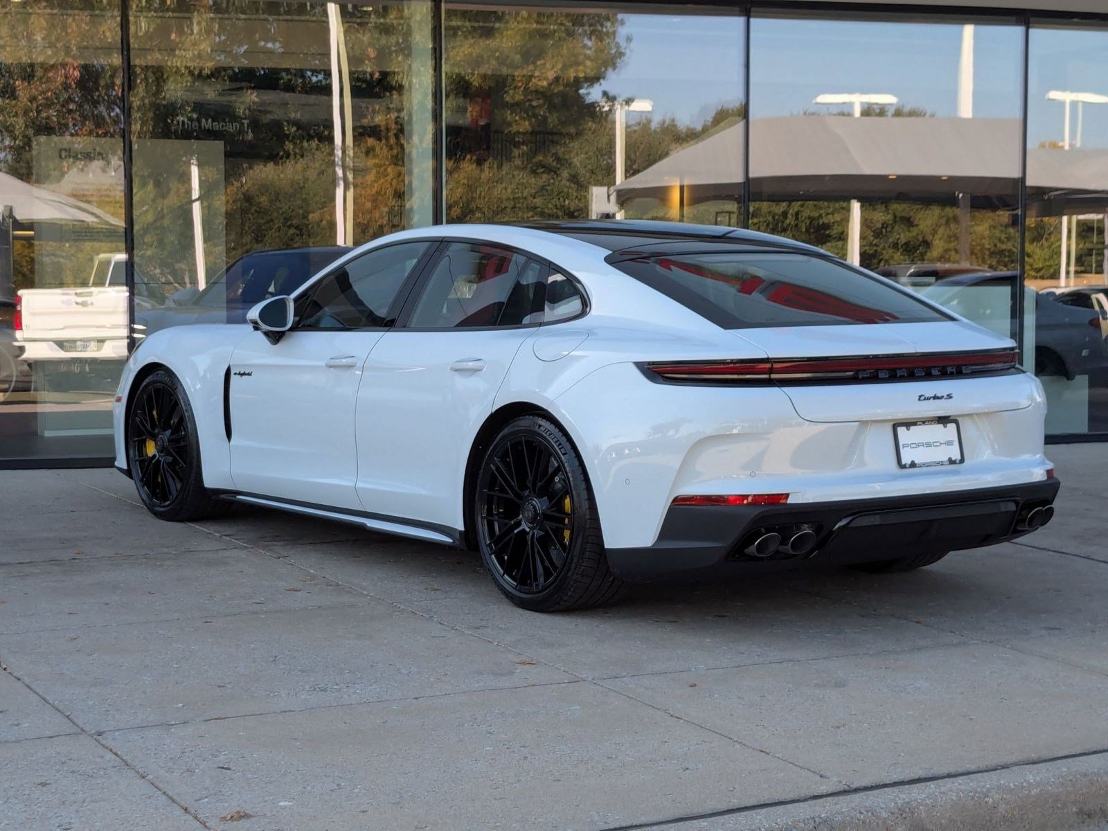 2026 Porsche Panamera Turbo S E-Hybrid photo 2