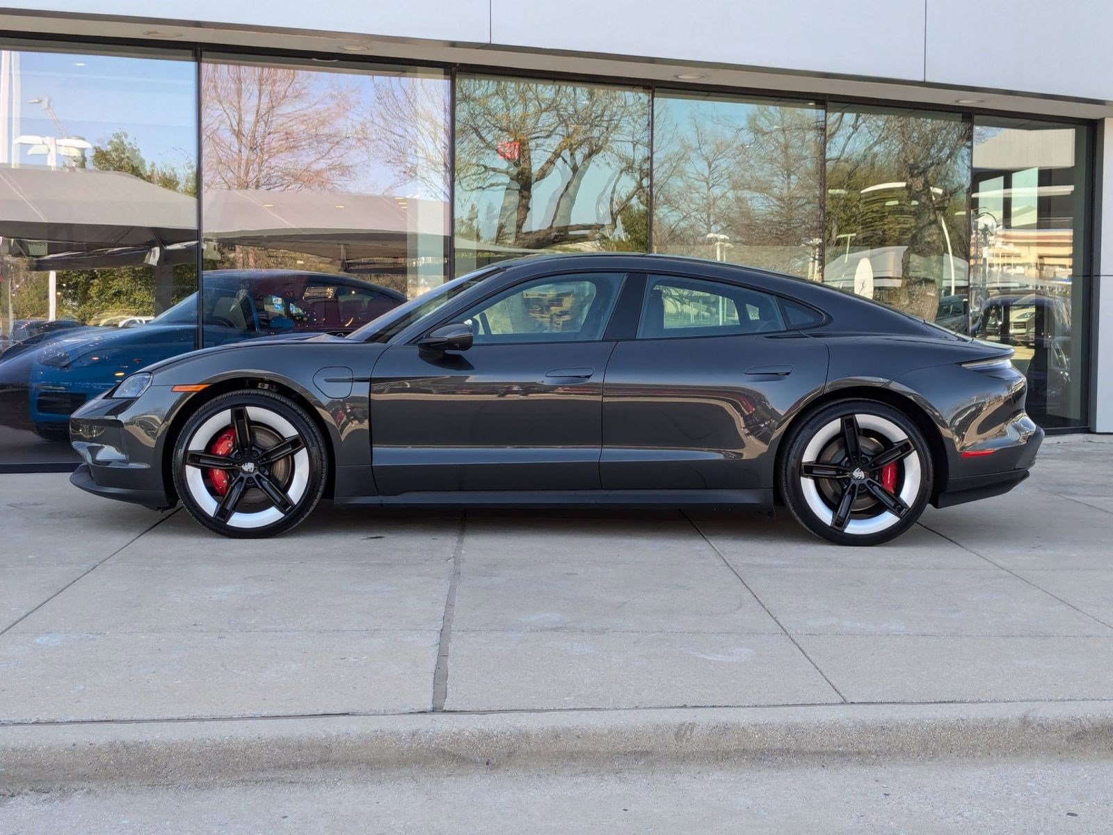 2025 Porsche Taycan 4S photo 2