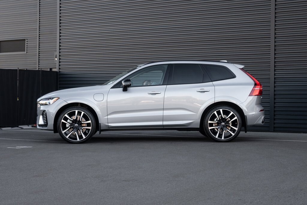Certified 2023 Volvo XC60 Recharge Plug-In Hybrid Ultimate Dark SUV