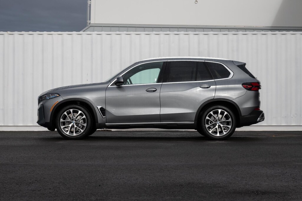 New 2026 BMW X5 xDrive40i Sports Activity Vehicle