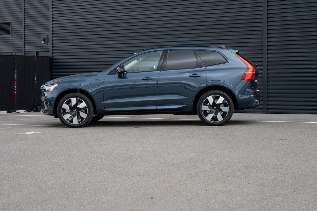 New 2025 Volvo XC60 Plug-In Hybrid Plus SUV