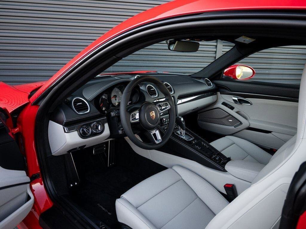 2025 Porsche Cayman S photo 3