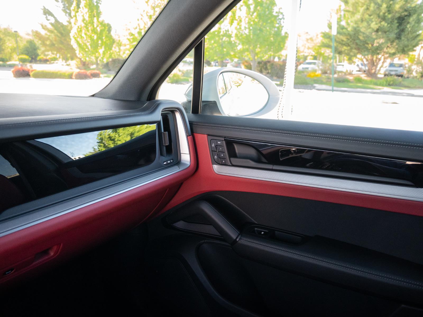 2026 Porsche Cayenne Base - Photo 17