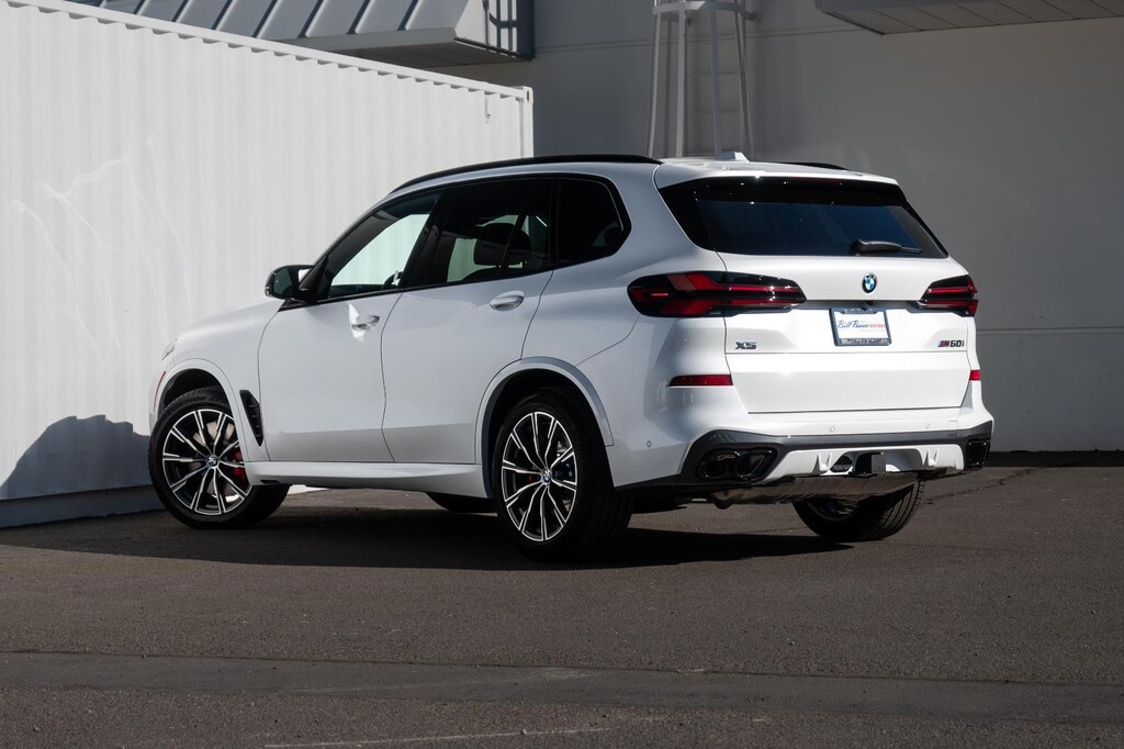 New 2026 BMW X5 M60i Sports Activity Vehicle