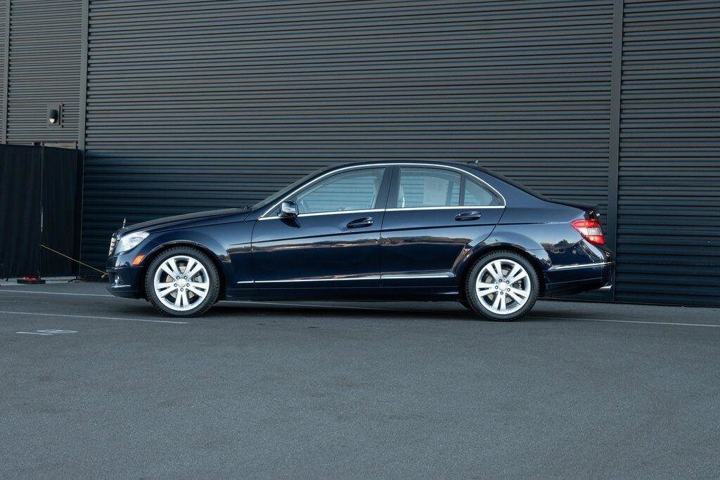 2011 Mercedes Benz C 300 4MATIC Sport Sedan photo 2