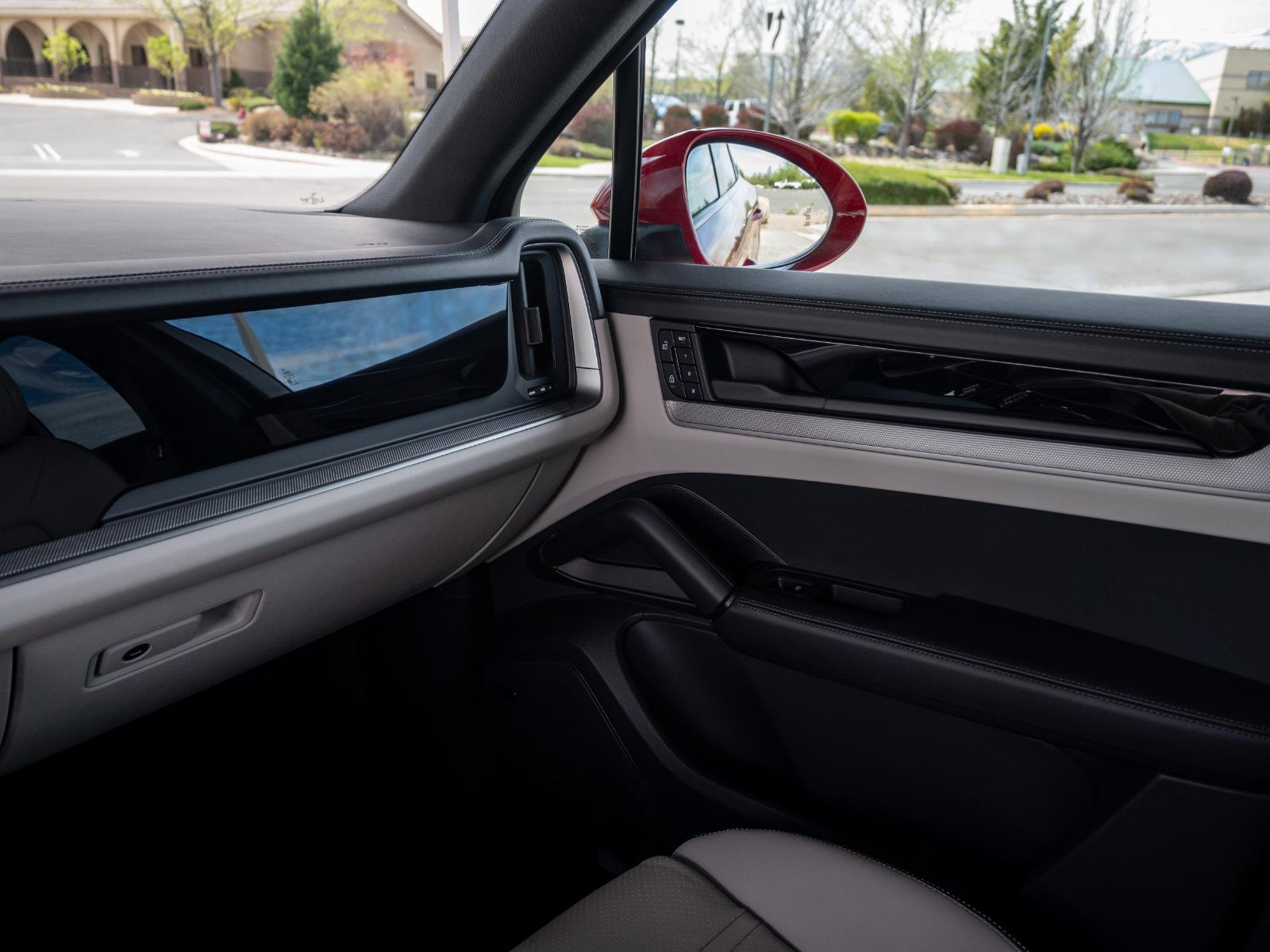 2026 Porsche Cayenne Base - Photo 42