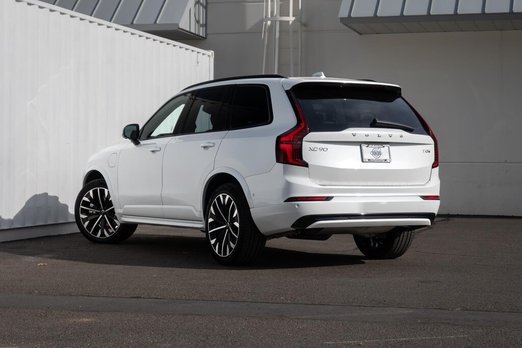 New 2026 Volvo XC90 Plug-In Hybrid Ultra Dark Theme SUV