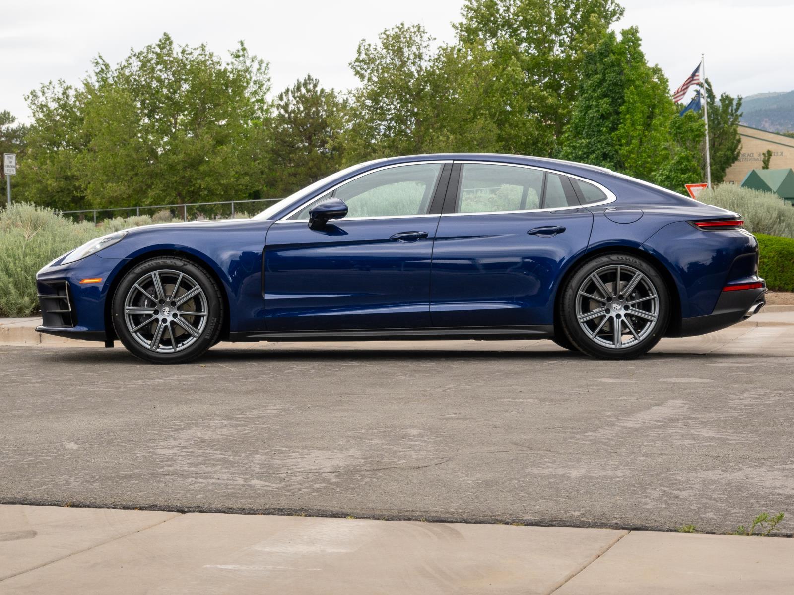 2026 Porsche Panamera Base - Photo 2