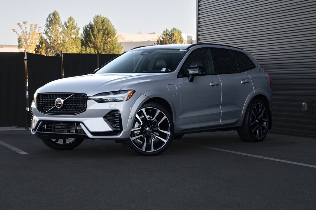 Certified 2023 Volvo XC60 Recharge Plug-In Hybrid Ultimate Dark SUV
