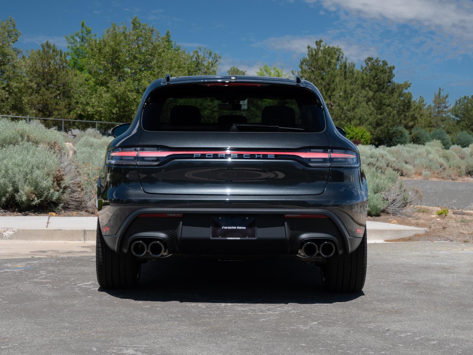 2026 Porsche Macan T - Photo 6