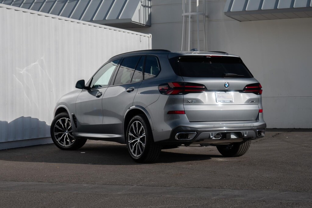New 2026 BMW X5 xDrive40i Sports Activity Vehicle