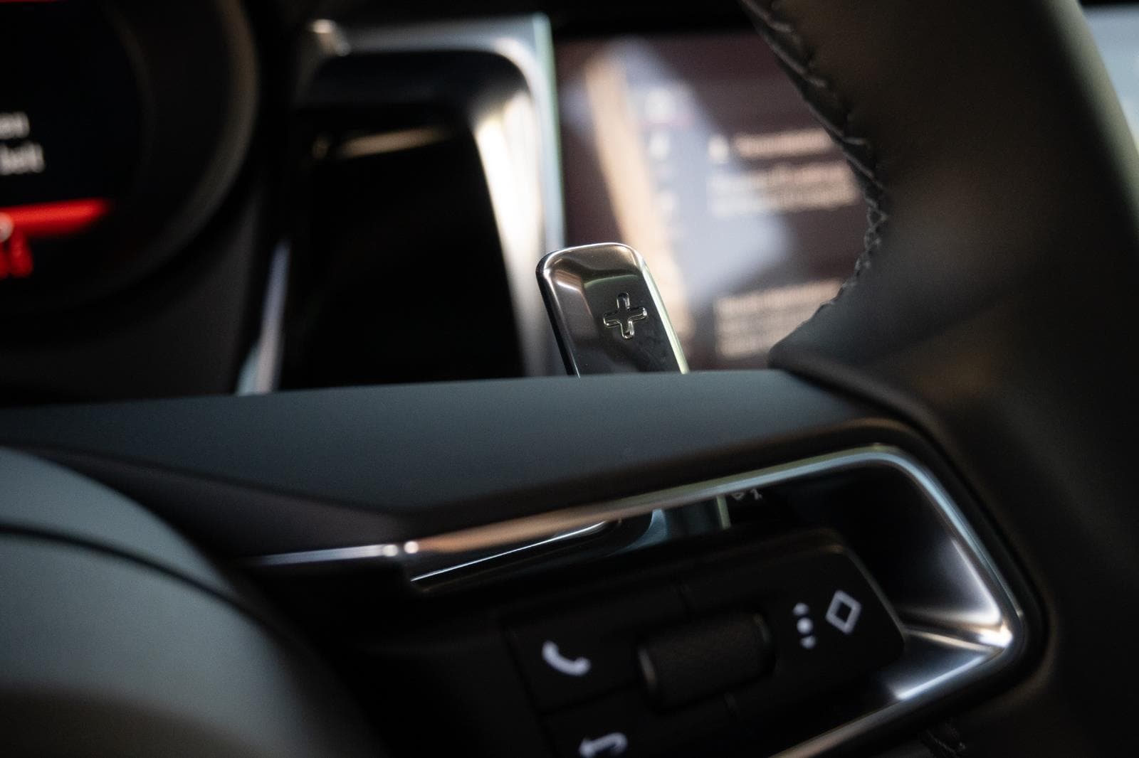 2026 Porsche Macan T - Photo 30