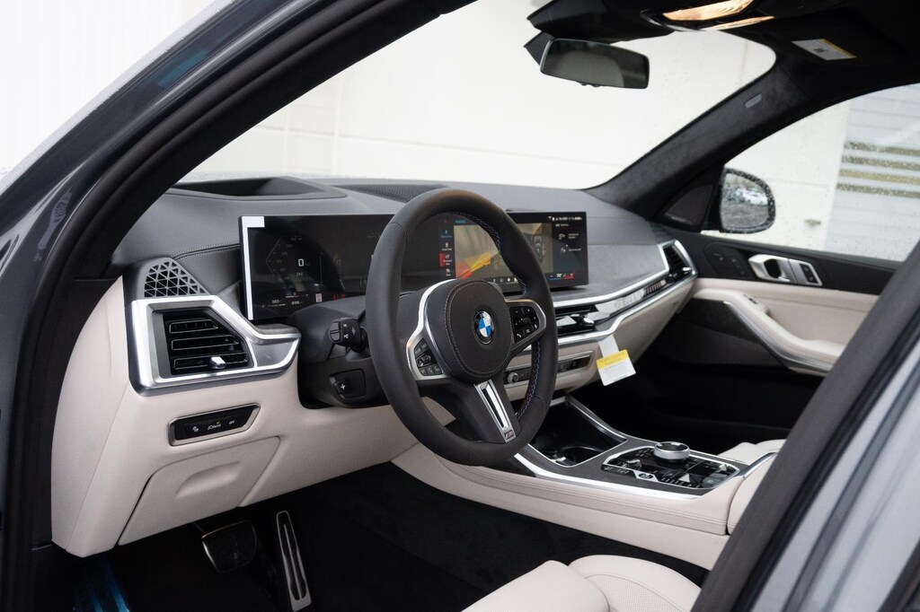 New 2026 BMW X7 M60i Sports Activity Vehicle