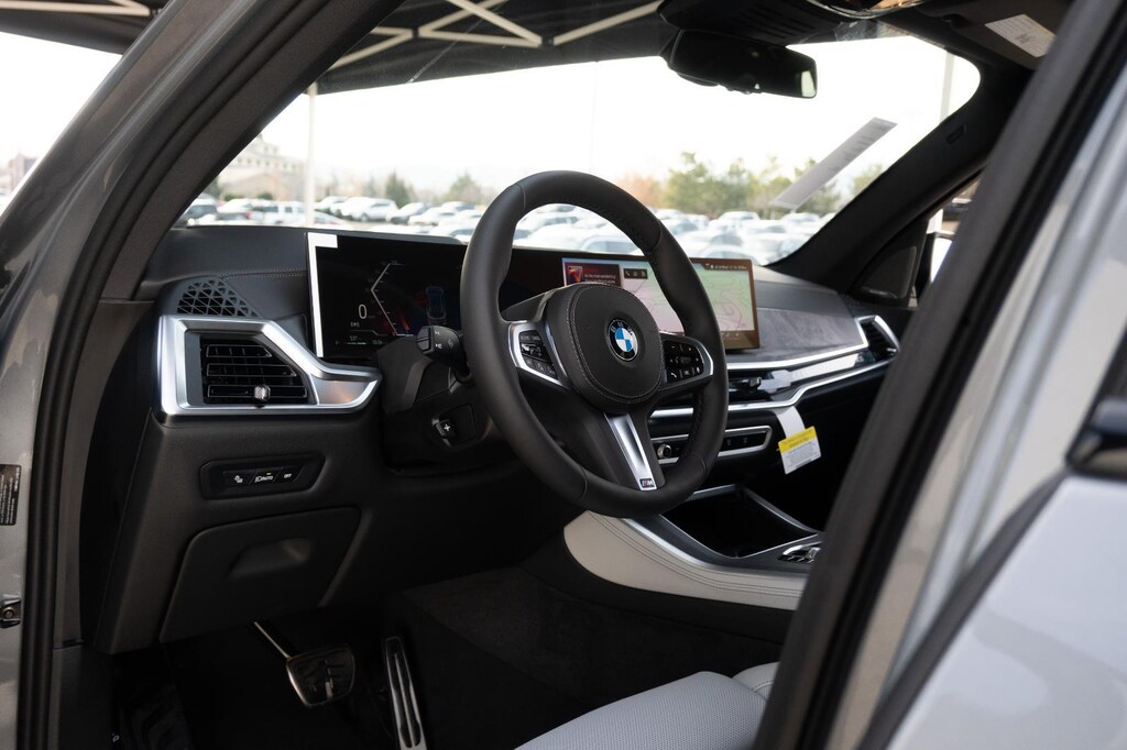 New 2026 BMW X5 xDrive40i Sports Activity Vehicle