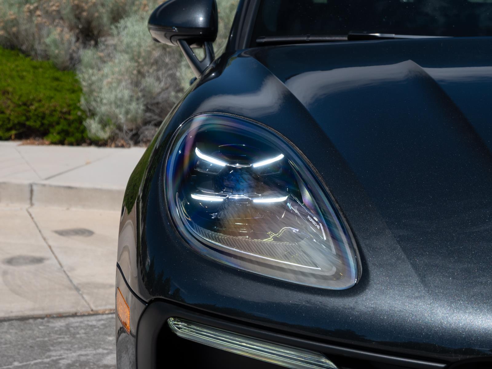 2026 Porsche Macan T - Photo 23