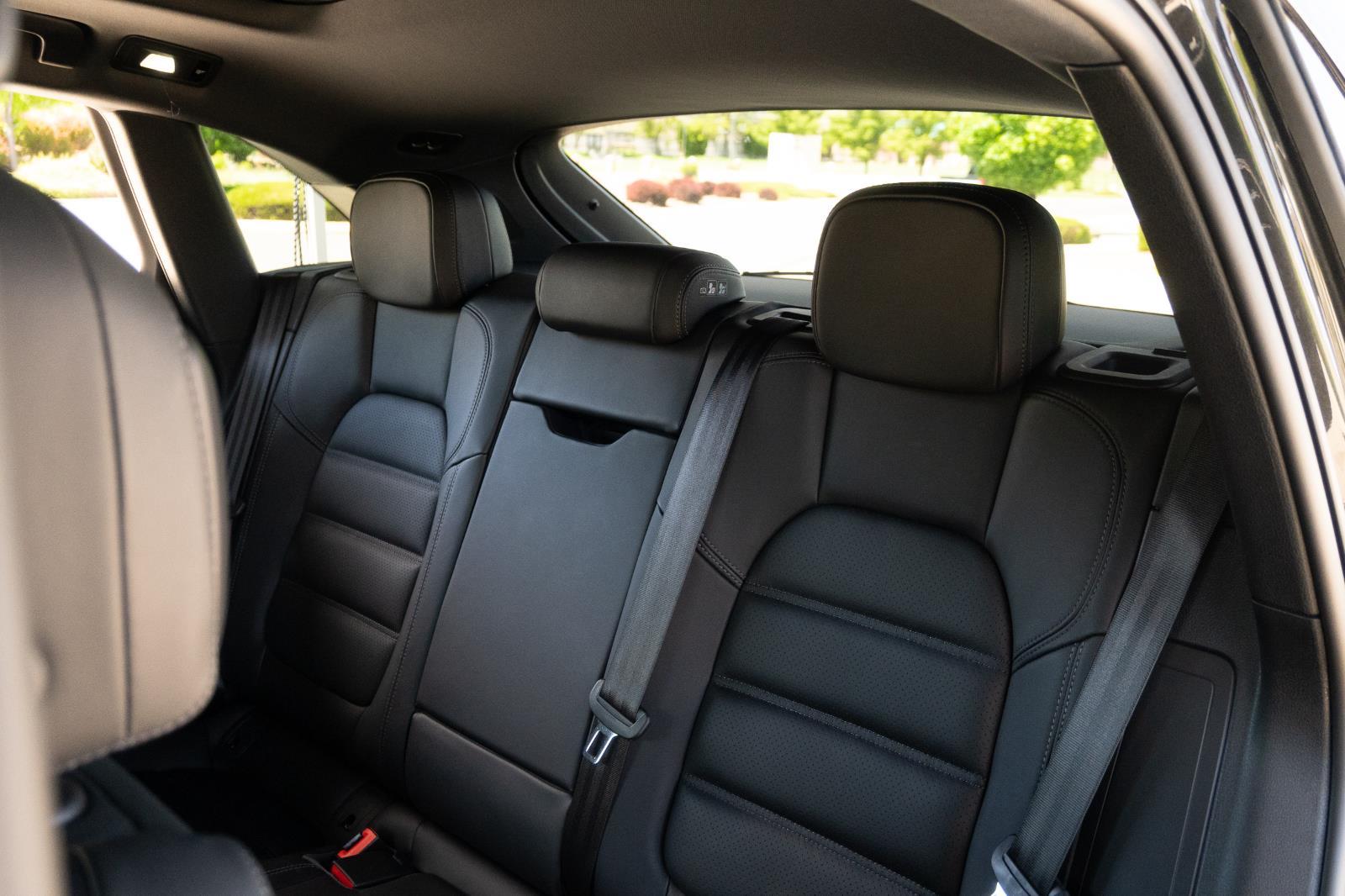2026 Porsche Macan T - Photo 13