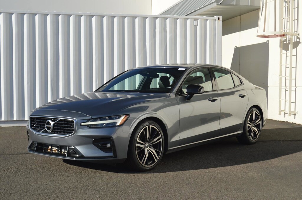 Used 2019 Volvo S60 T6 R-Design Sedan