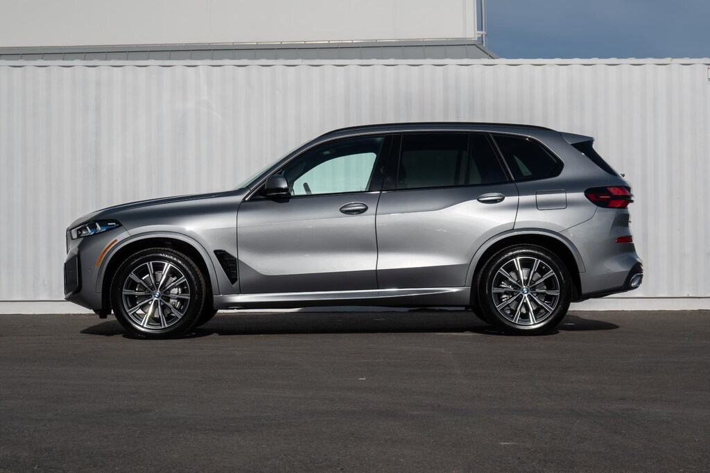 New 2026 BMW X5 xDrive40i Sports Activity Vehicle