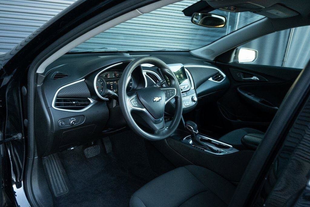2022 Chevrolet Malibu 1LT photo 4