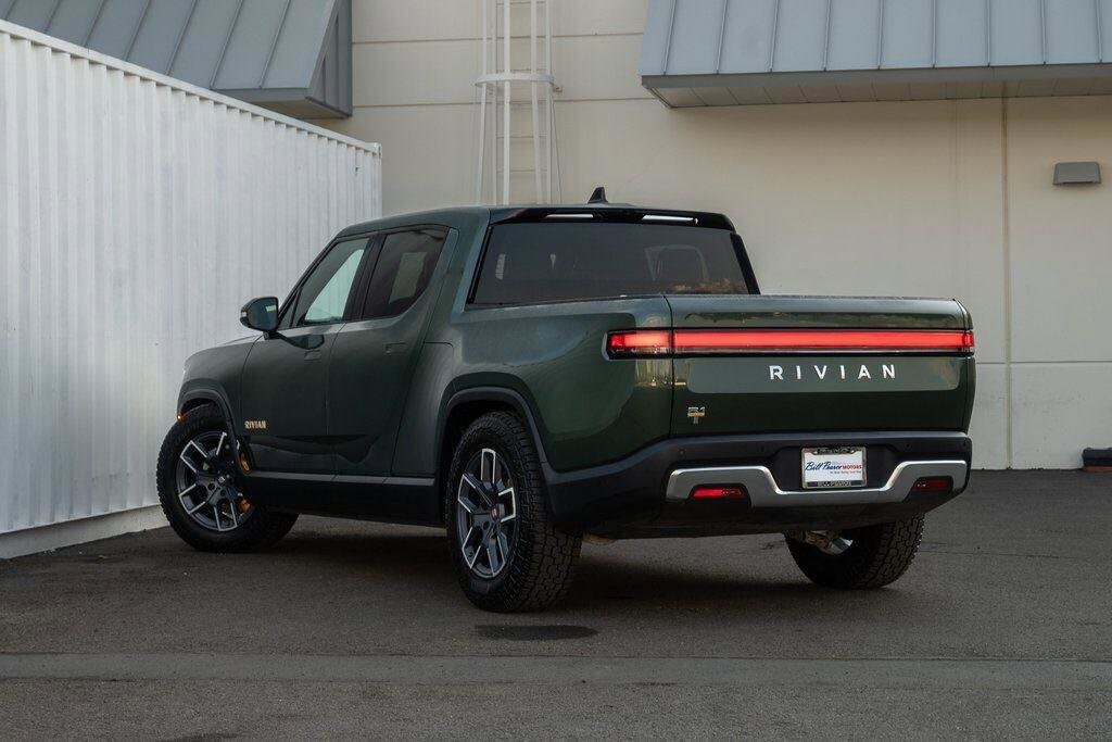 2022 Rivian R1T Adventure photo 3