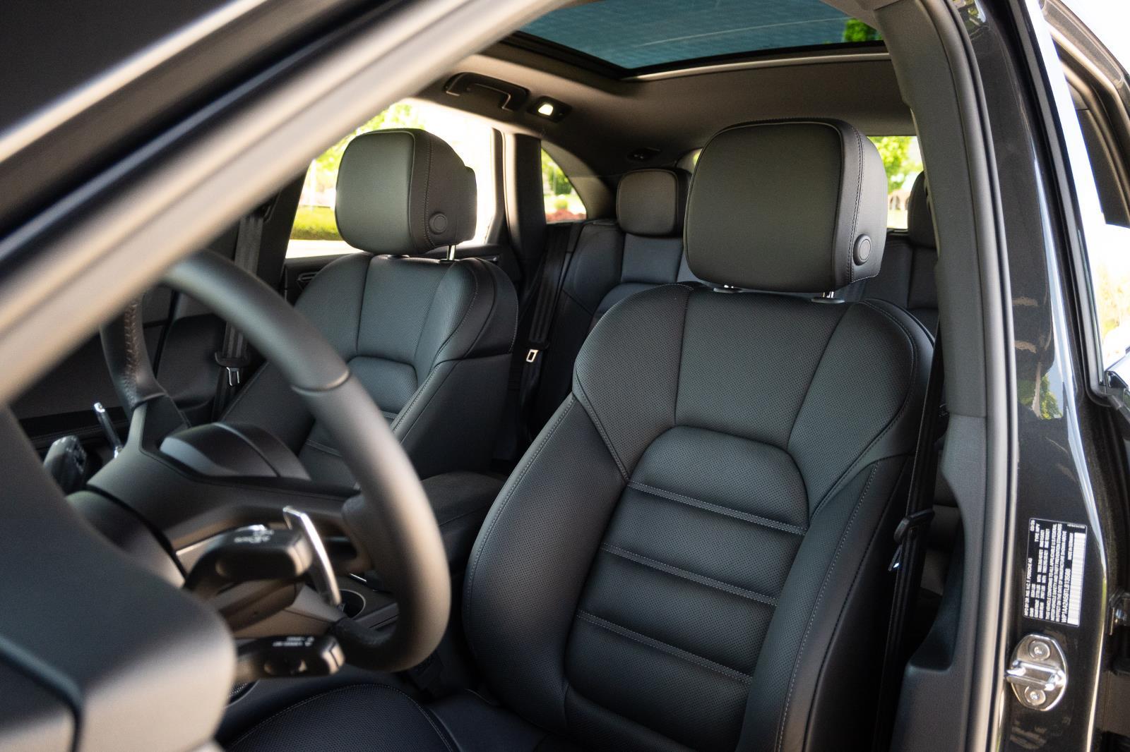 2026 Porsche Macan T - Photo 5