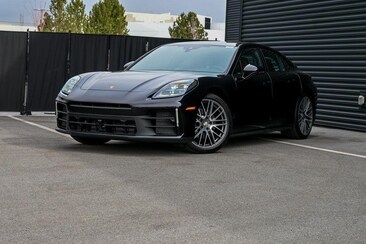 2024 Porsche Panamera 4 Sedan