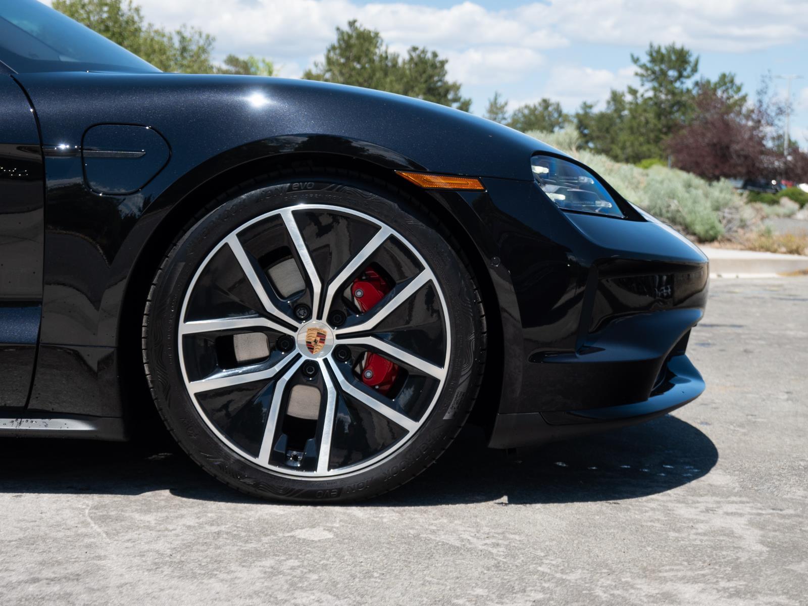 2026 Porsche Taycan S - Photo 9