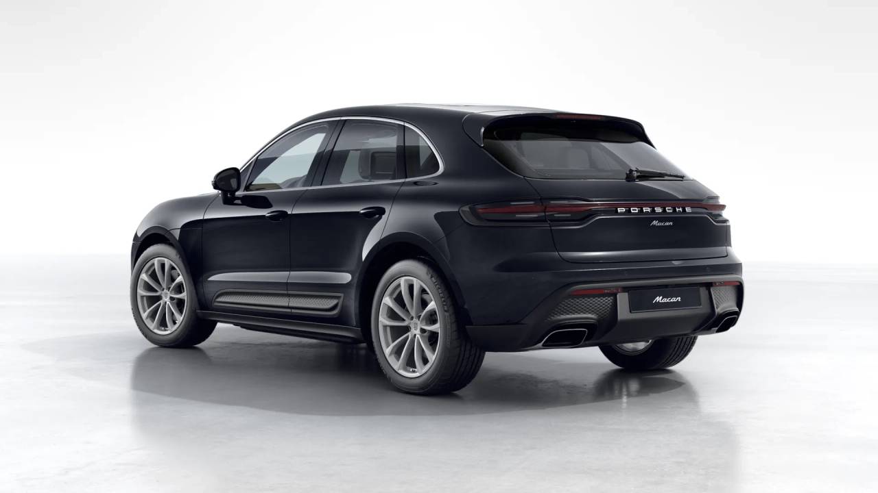 2026 Porsche Macan T photo 2