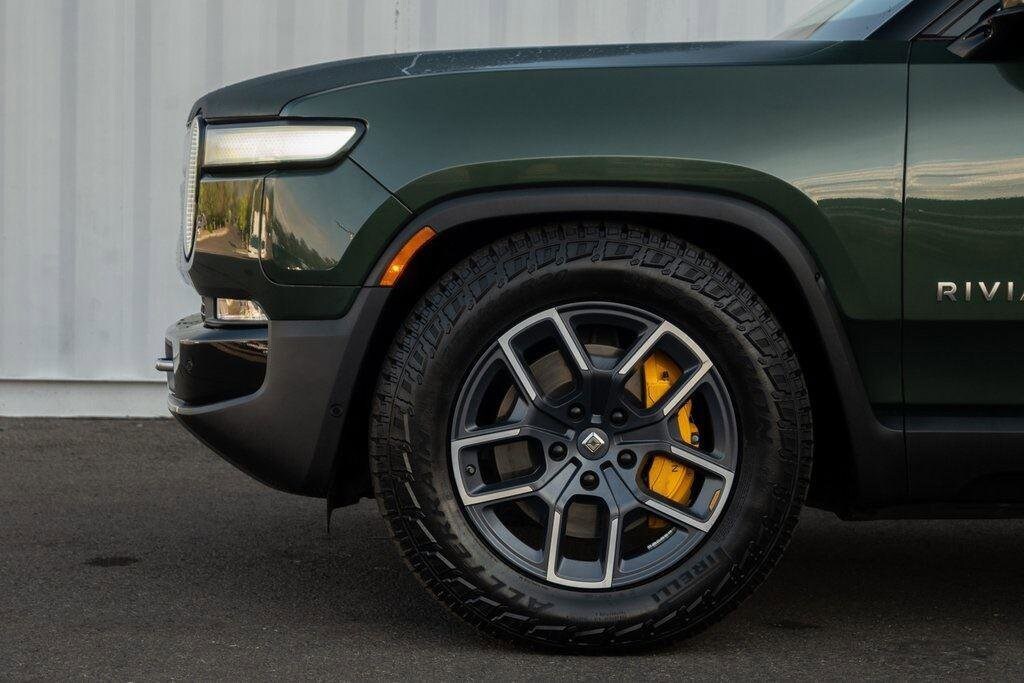 2022 Rivian R1T Adventure photo 2