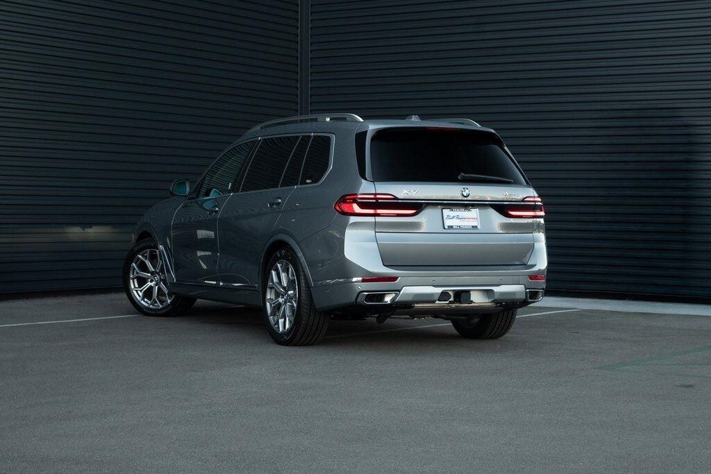 New 2026 BMW X7 xDrive40i Sports Activity Vehicle