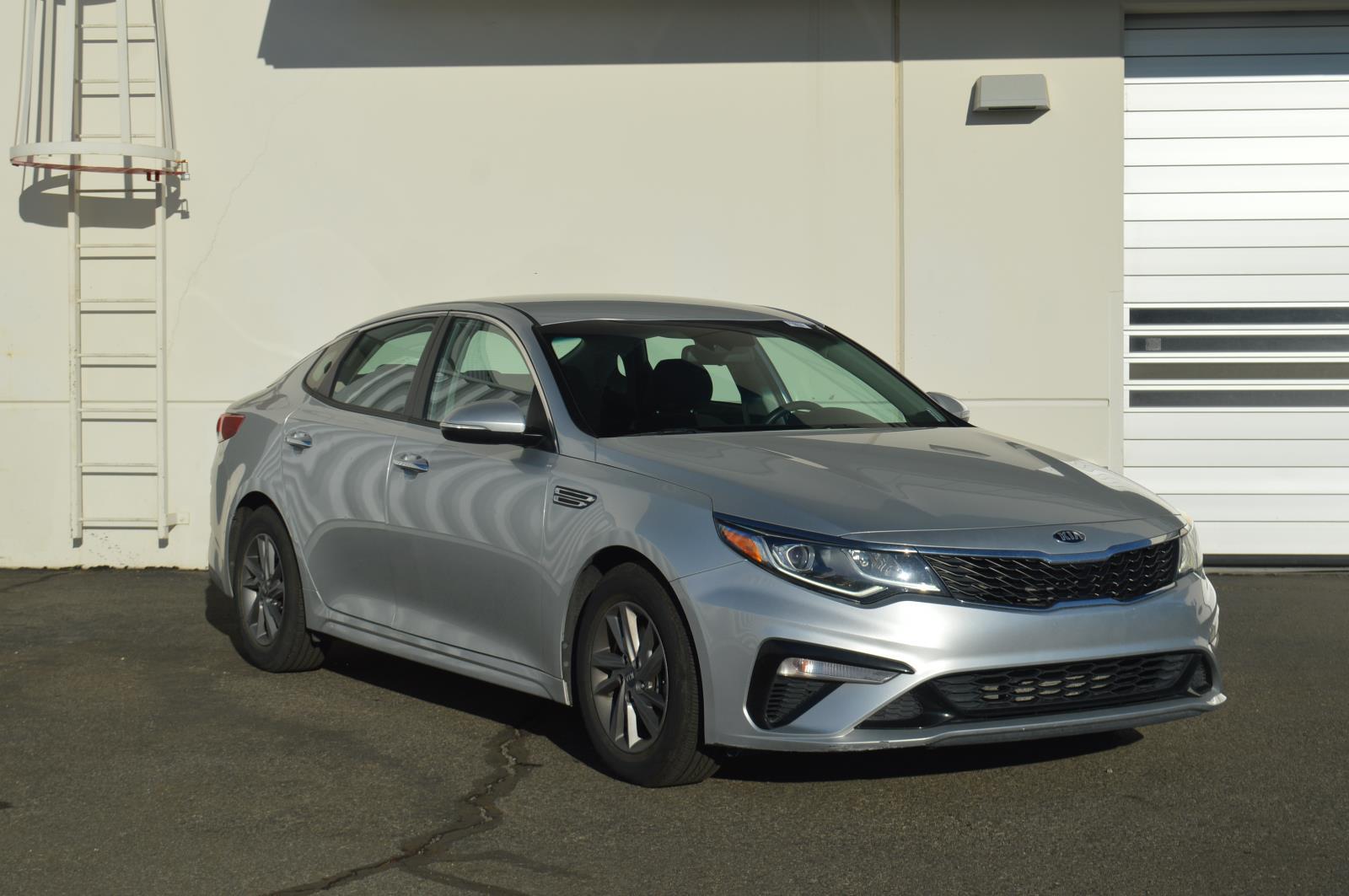 2020 Kia Optima LX photo 3