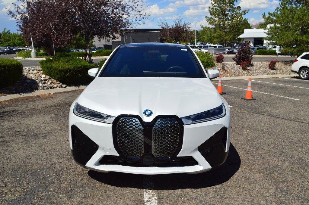 2025 Bmw iX photo 3
