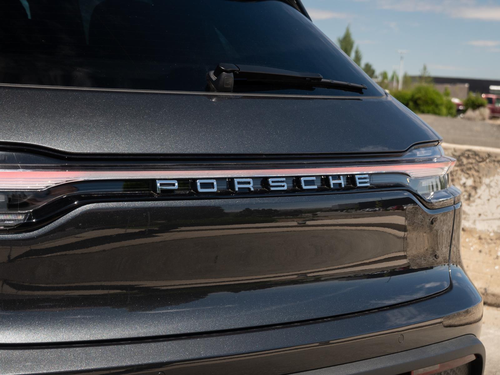 2026 Porsche Macan T - Photo 17