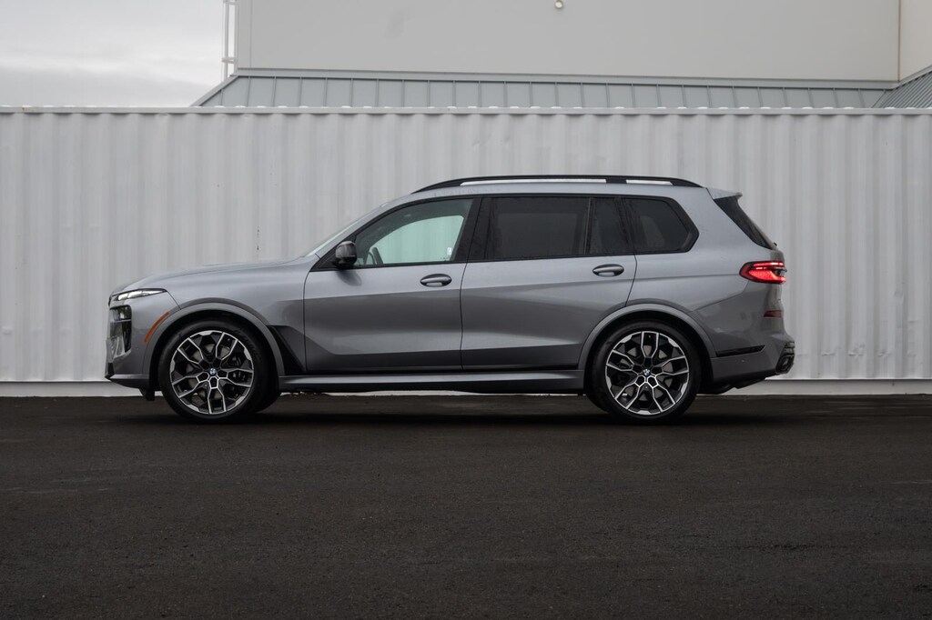New 2026 BMW X7 M60i Sports Activity Vehicle