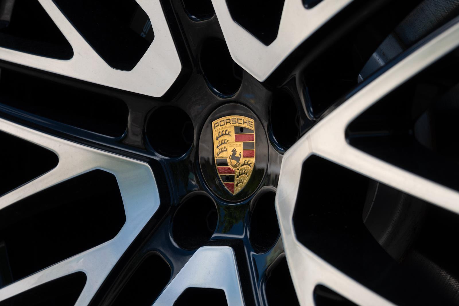 2026 Porsche Macan T - Photo 19
