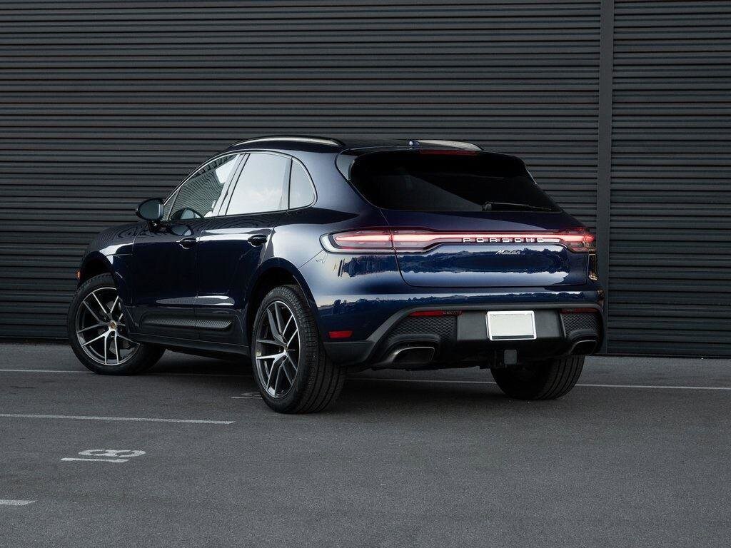 2024 Porsche Macan T photo 2