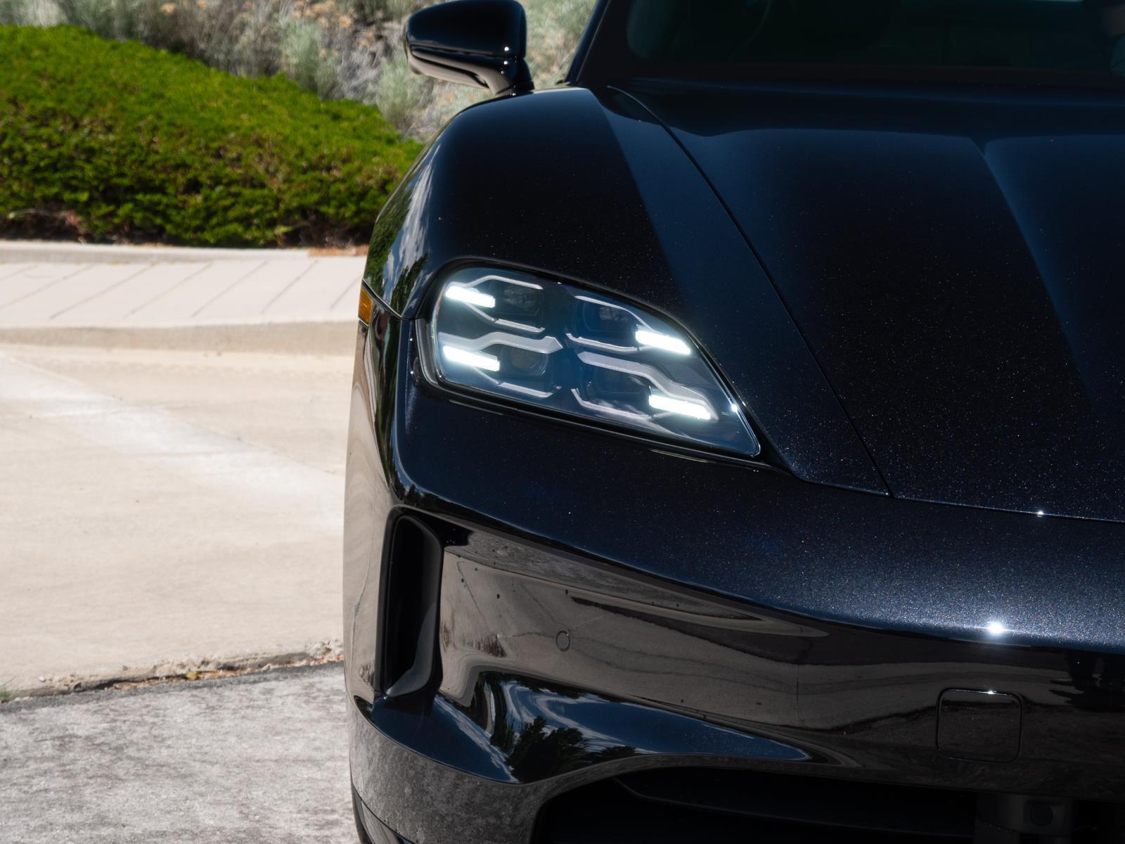 2026 Porsche Taycan S - Photo 17