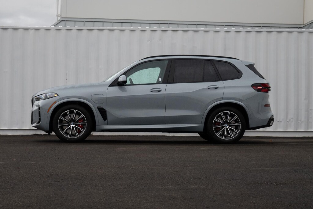 New 2026 BMW X5 xDrive50e Sports Activity Vehicle
